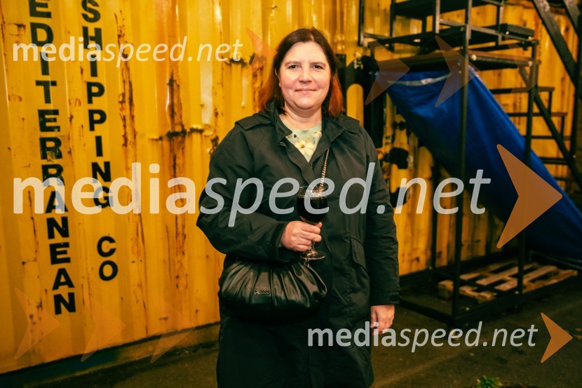  Teja Pelko, novinarkaKot jabolko sladko, visoko na veji, premiera v SMG Ljubljana