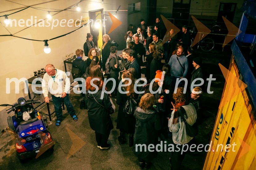 Kot jabolko sladko, visoko na veji, premiera v SMG Ljubljana