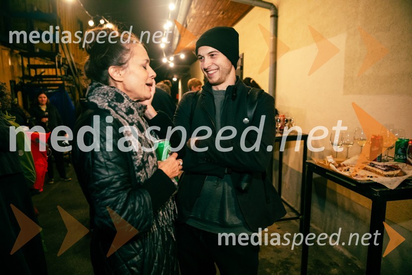  Katarina Stegnar, igralka;  Klemen Kovačič, igralecKot jabolko sladko, visoko na veji, premiera v SMG Ljubljana