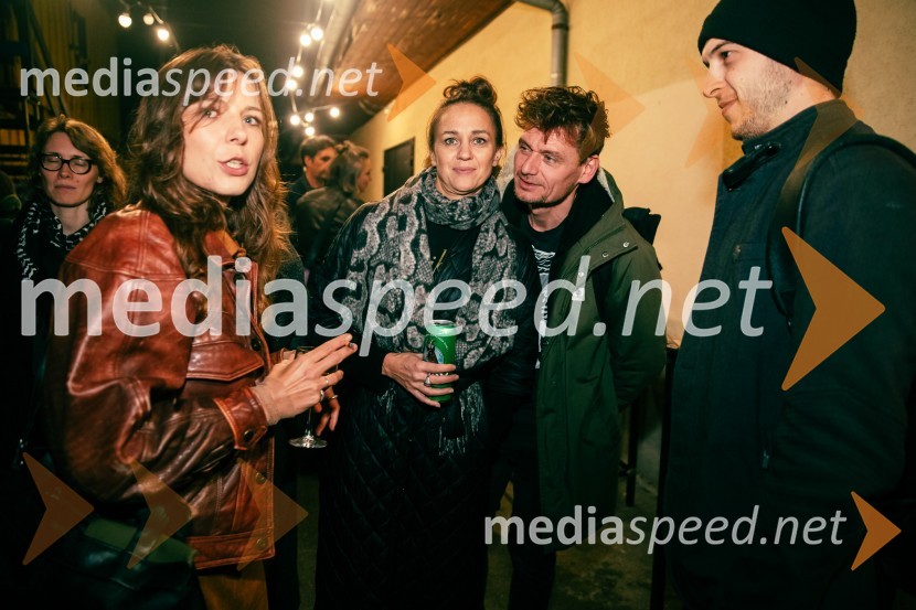  ... ;  Katarina Stegnar, igralka;  Primož Bezjak, igralec, plesalec;  Klemen Kovačič, igralecKot jabolko sladko, visoko na veji, premiera v SMG Ljubljana