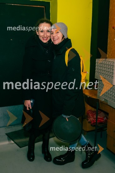  Gaja Višnar, igralka;  Anja Novak, igralkaKot jabolko sladko, visoko na veji, premiera v SMG Ljubljana