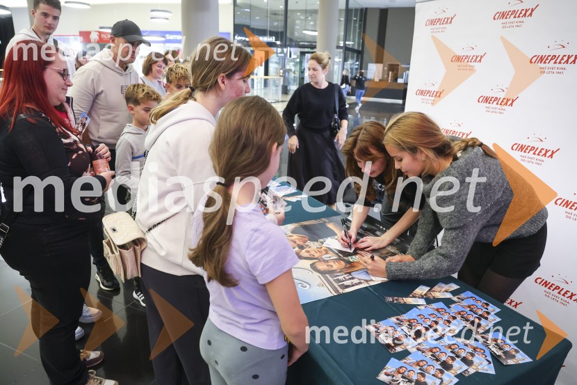  Maks Kerševan, igralka;  Ella Lapajne, igralkaTartinijev ključ, premiera filma v Cineplexx Koper