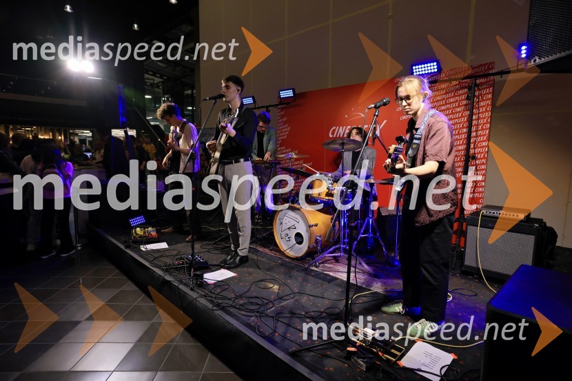  Filip Vidušin, glasbena skupina LPS;  Zala Velenšek, glasbena skupina LPSTartinijev ključ, premiera mladinskega filma v Cineplexx Celje