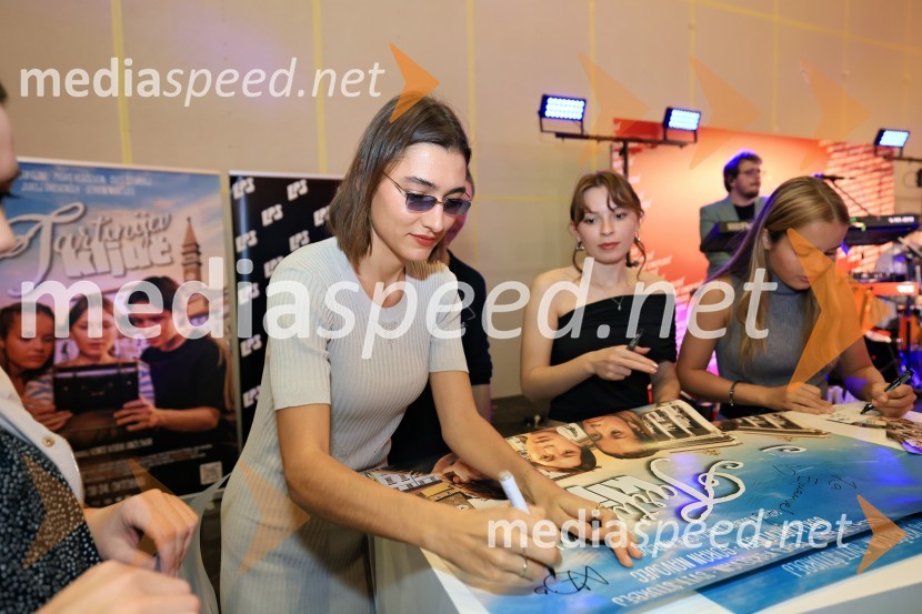  Zala Djurić, igralka;  Maks Kerševan, igralka;  Ella Lapajne, igralkaTartinijev ključ, premiera mladinskega filma v Cineplexx Celje