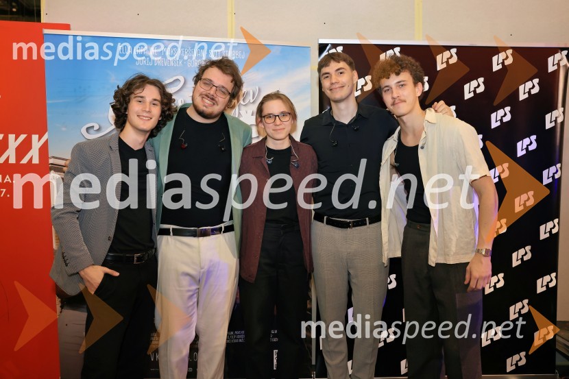  Gašper Hlupič, glasbena skupina LPS;  Žiga Žvižej, glasbena skupina LPS;  Zala Velenšek, glasbena skupina LPS;  Filip Vidušin, glasbena skupina LPS;  Martin Mutec, glasbena skupina LPSTartinijev ključ, premiera mladinskega filma v Cineplexx Celje