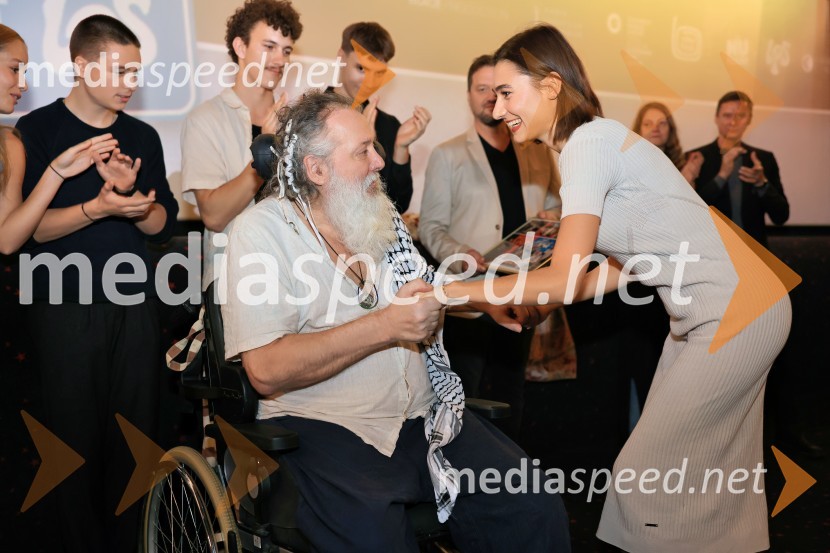  Vinci Vogue Anžlovar, scenarist;  Zala Djurić, igralkaTartinijev ključ, premiera mladinskega filma v Cineplexx Celje