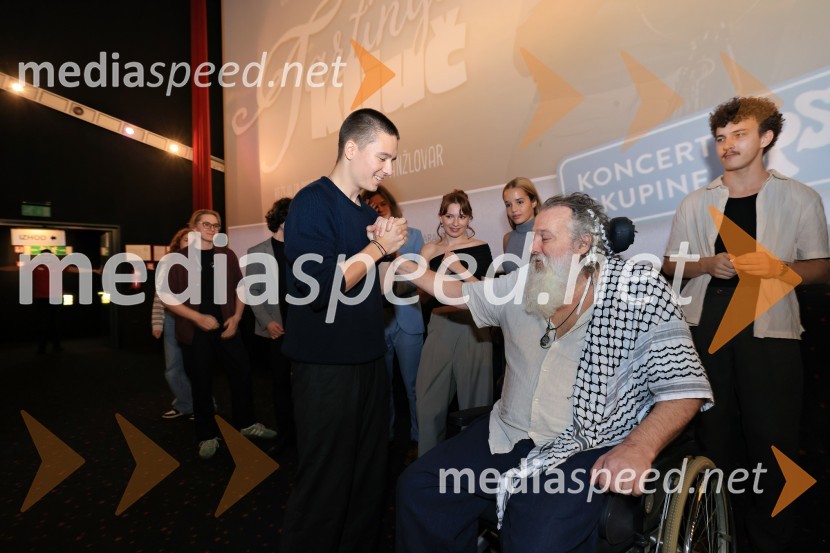  Svit Šturbej;  Vinci Vogue Anžlovar, scenarist;  Martin Mutec, glasbena skupina LPSTartinijev ključ, premiera mladinskega filma v Cineplexx Celje