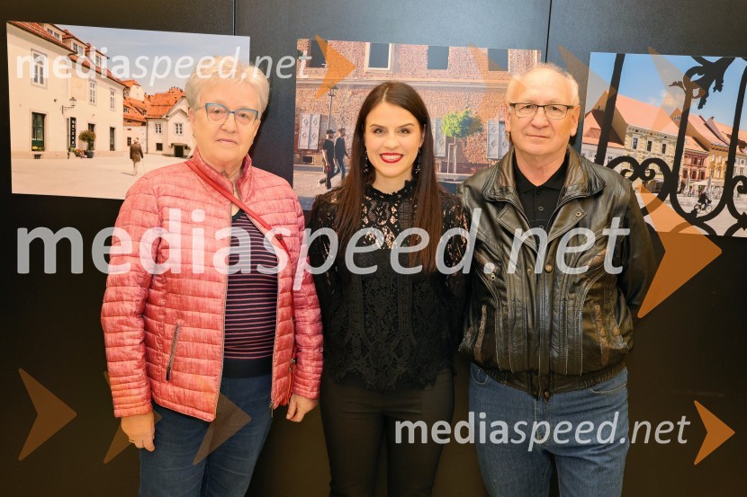  ... ;  Dijana Božič, fotografinja;  ... Dijana Božić: V razkošju mariborskih utrinkov, fotografska razstava