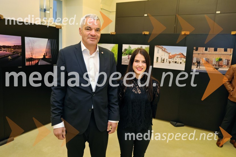  Aleksander Saša Arsenovič, župan, Mestna občina Maribor;  Dijana Božič, fotografinjaDijana Božić: V razkošju mariborskih utrinkov, fotografska razstava