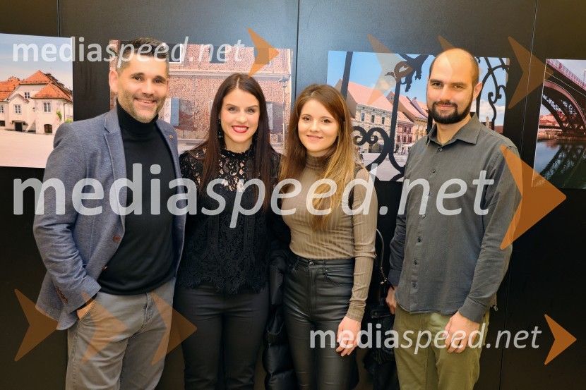  ... ;  Dijana Božič, fotografinja;  ... ;  ... Dijana Božić: V razkošju mariborskih utrinkov, fotografska razstava