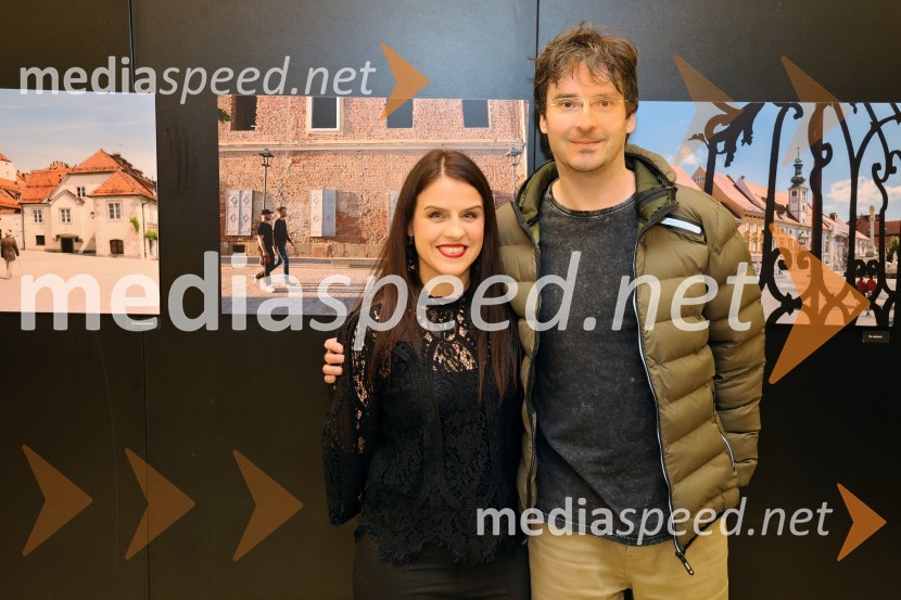  Dijana Božič, fotografinja;  ... Dijana Božić: V razkošju mariborskih utrinkov, fotografska razstava