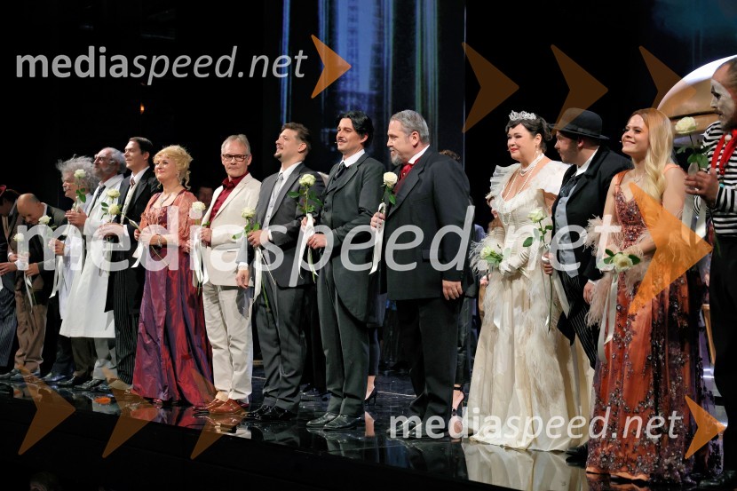  Andreja Zakonjšek Krt, sopranistka;  Robert Mraček, skladatelj in libretist predstave;  Iztok Kocen, dirigent;  Sebastijan Čelofiga, baritonist, operni pevec;  Jaki Jurgec, operni solist;  Dada Kladenik, pevka;  ... ;  Nina HvalecMož, ki je ukrotil strelo: Genialni izumi Nikole Tesle, premiera v Operi in Baletu SNG Maribor