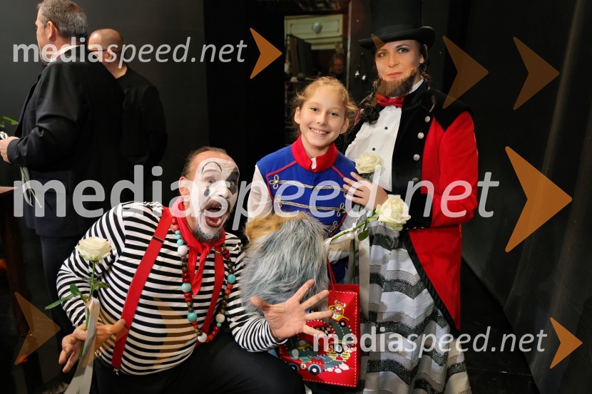  Tomaž Planinc, operni pevec;  Julija Jurgec;  Mojca Potrč, pevkaMož, ki je ukrotil strelo: Genialni izumi Nikole Tesle, premiera v Operi in Baletu SNG Maribor