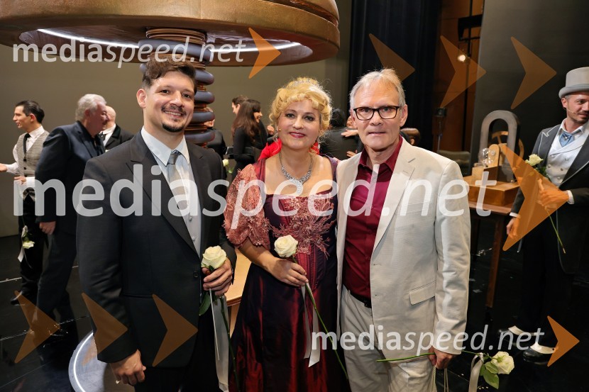  Iztok Kocen, dirigent;  Andreja Zakonjšek Krt, sopranistka;  Robert Mraček, skladatelj in libretist predstaveMož, ki je ukrotil strelo: Genialni izumi Nikole Tesle, premiera v Operi in Baletu SNG Maribor