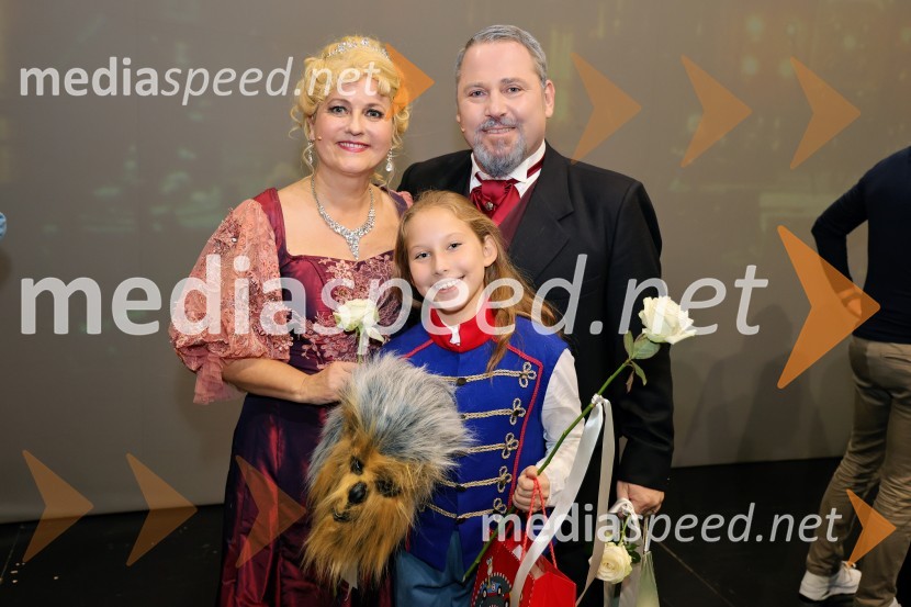  Andreja Zakonjšek Krt, sopranistka;  Julija Jurgec;  Jaki Jurgec, operni solistMož, ki je ukrotil strelo: Genialni izumi Nikole Tesle, premiera v Operi in Baletu SNG Maribor