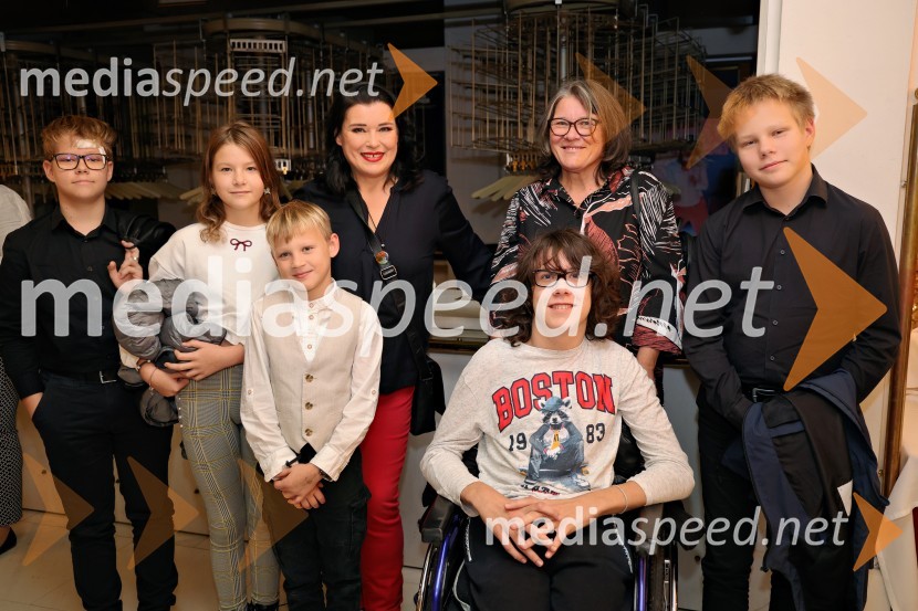  ... ;  ... ;  ... ;  Dada Kladenik, pevka;  ... ;  ... ;  ... Mož, ki je ukrotil strelo: Genialni izumi Nikole Tesle, premiera v Operi in Baletu SNG Maribor