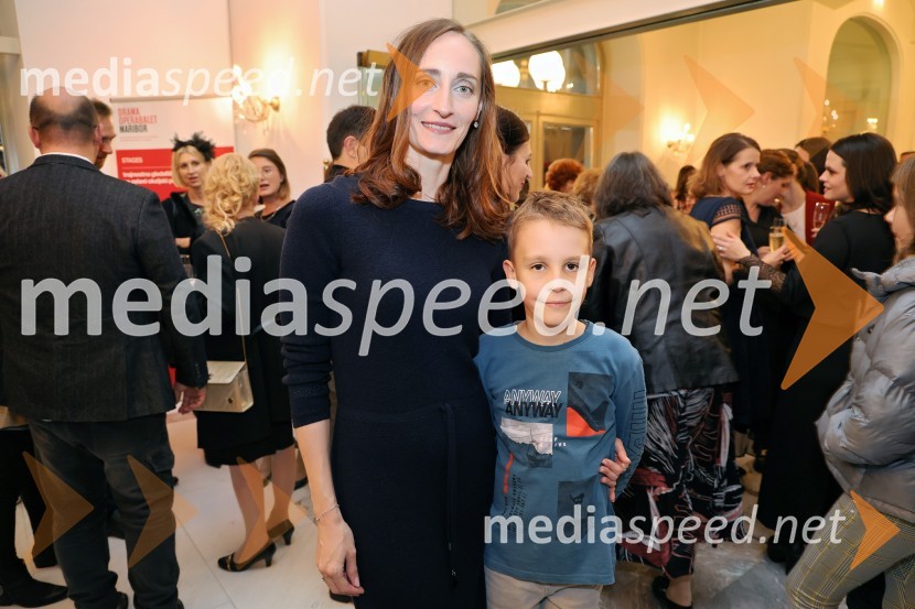  Olesja Hartmann Marin, baletna plesalka;  ... Mož, ki je ukrotil strelo: Genialni izumi Nikole Tesle, premiera v Operi in Baletu SNG Maribor