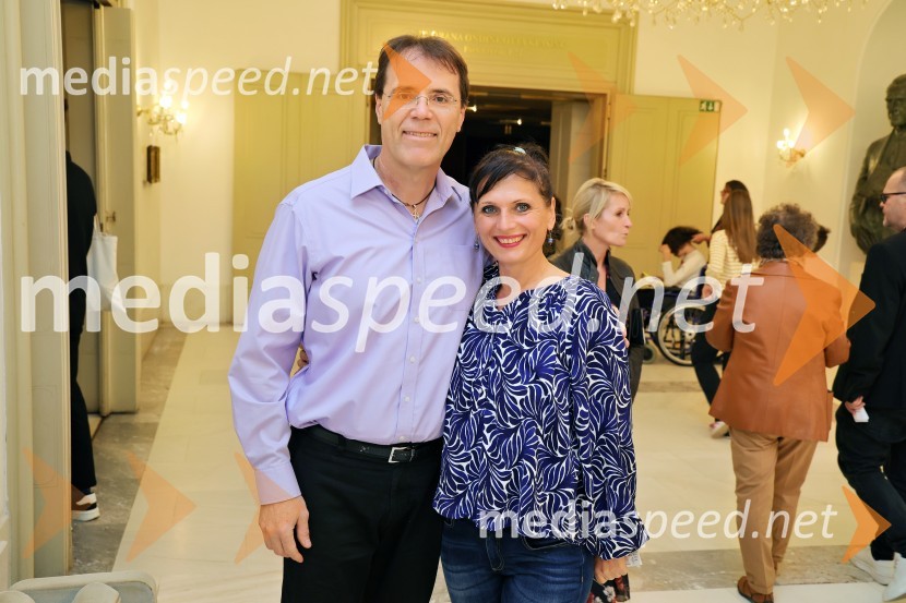  Miran Perhavec, elektrotehnik energetik, okoljevarstvenik;  Mirjana Šajinović, igralkaMož, ki je ukrotil strelo: Genialni izumi Nikole Tesle, premiera v Operi in Baletu SNG Maribor