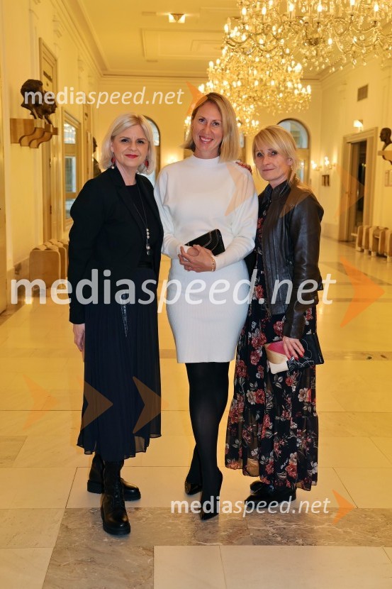  Darja Čižek, marketing, SNG Maribor;  Mateja Kožuh, producentka in joga učiteljica MS7;  Anja  Žižek, marketing SNG MariborMož, ki je ukrotil strelo: Genialni izumi Nikole Tesle, premiera v Operi in Baletu SNG Maribor