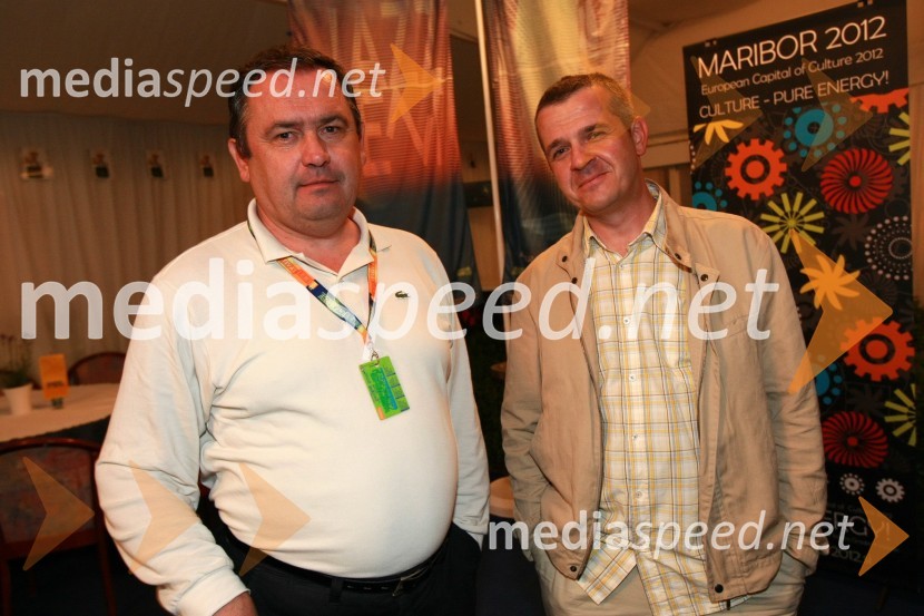 Drago Pišek, predsednik uprave Poštne Banke Slovenije (PBS) in Uroš Skuhala, direktor časnika Večer  	Dogajanje na 17. Festivalu Lent 2009