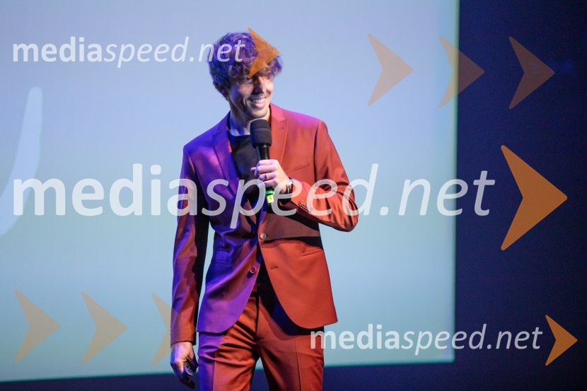  Aljoša Bagola, kreativni direktor, kolumnist, predavatelj in knjižni avtorAljoša Bagola, Ne! je moč, dogodek ob izidu knjige