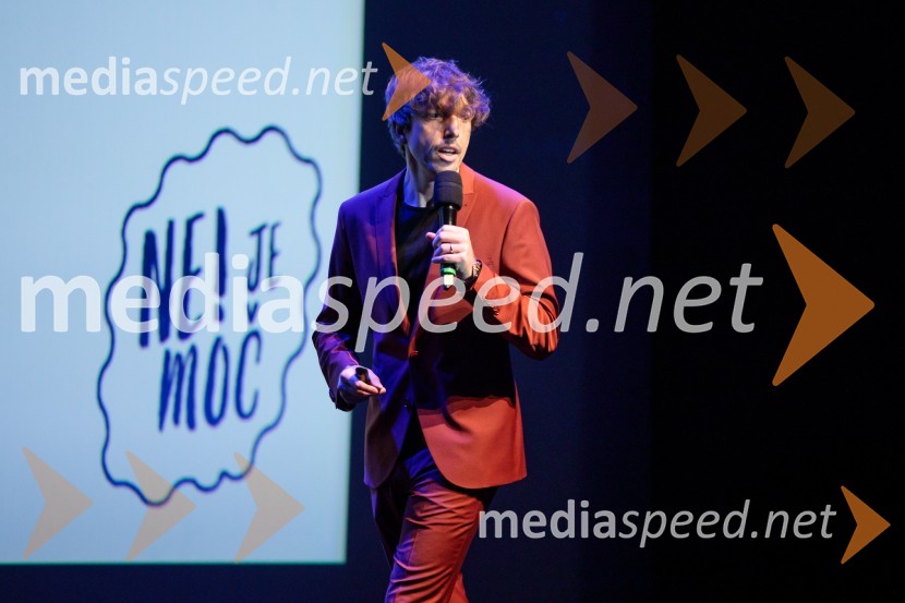  Aljoša Bagola, kreativni direktor, kolumnist, predavatelj in knjižni avtorAljoša Bagola, Ne! je moč, dogodek ob izidu knjige