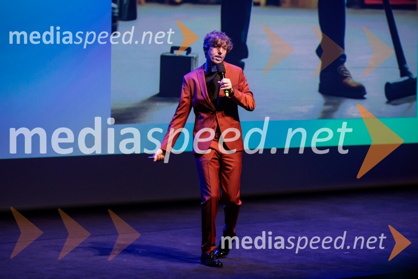  Aljoša Bagola, kreativni direktor, kolumnist, predavatelj in knjižni avtorAljoša Bagola, Ne! je moč, dogodek ob izidu knjige