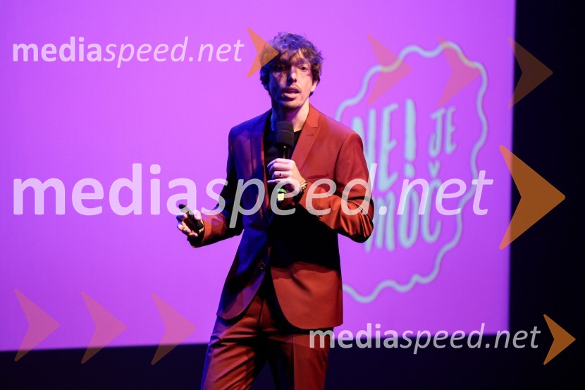  Aljoša Bagola, kreativni direktor, kolumnist, predavatelj in knjižni avtorAljoša Bagola, Ne! je moč, dogodek ob izidu knjige