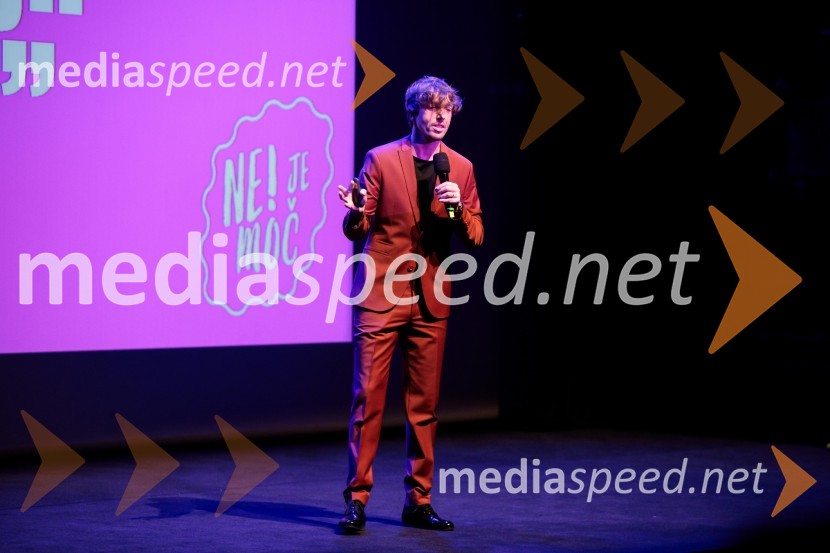  Aljoša Bagola, kreativni direktor, kolumnist, predavatelj in knjižni avtorAljoša Bagola, Ne! je moč, dogodek ob izidu knjige