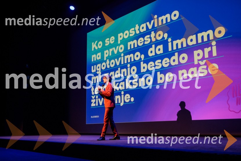  Aljoša Bagola, kreativni direktor, kolumnist, predavatelj in knjižni avtorAljoša Bagola, Ne! je moč, dogodek ob izidu knjige