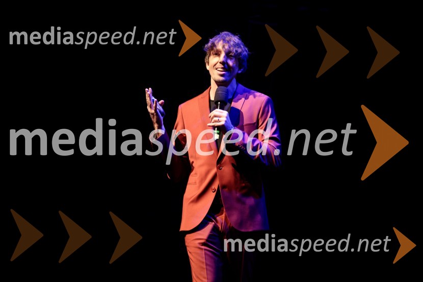  Aljoša Bagola, kreativni direktor, kolumnist, predavatelj in knjižni avtorAljoša Bagola, Ne! je moč, dogodek ob izidu knjige