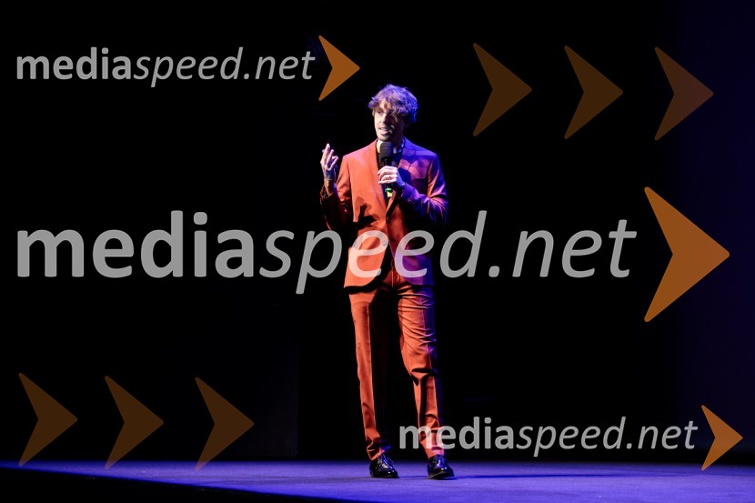  Aljoša Bagola, kreativni direktor, kolumnist, predavatelj in knjižni avtorAljoša Bagola, Ne! je moč, dogodek ob izidu knjige