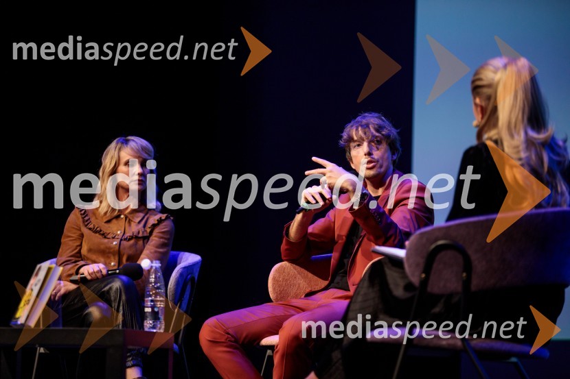  Iva Krajnc Bagola, igralka;  Aljoša Bagola, kreativni direktor, kolumnist, predavatelj in knjižni avtorAljoša Bagola, Ne! je moč, dogodek ob izidu knjige