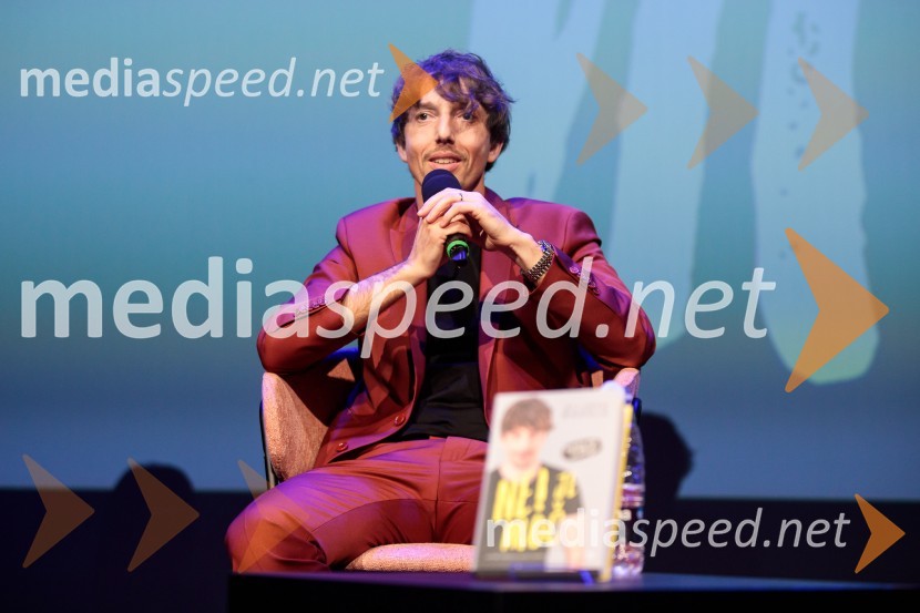  Aljoša Bagola, kreativni direktor, kolumnist, predavatelj in knjižni avtorAljoša Bagola, Ne! je moč, dogodek ob izidu knjige