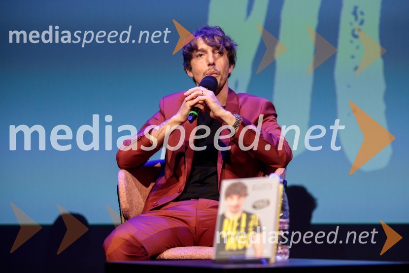  Aljoša Bagola, kreativni direktor, kolumnist, predavatelj in knjižni avtorAljoša Bagola, Ne! je moč, dogodek ob izidu knjige