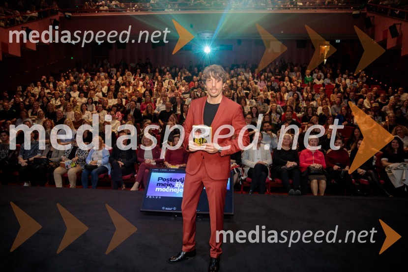  Aljoša Bagola, kreativni direktor, kolumnist, predavatelj in knjižni avtorAljoša Bagola, Ne! je moč, dogodek ob izidu knjige