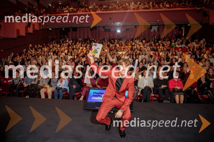  Aljoša Bagola, kreativni direktor, kolumnist, predavatelj in knjižni avtorAljoša Bagola, Ne! je moč, dogodek ob izidu knjige