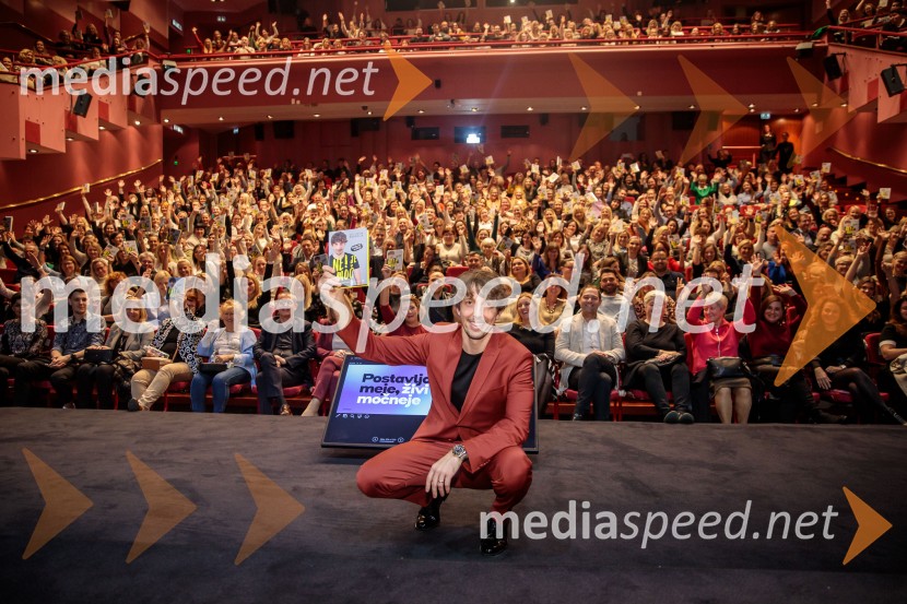  Aljoša Bagola, kreativni direktor, kolumnist, predavatelj in knjižni avtorAljoša Bagola, Ne! je moč, dogodek ob izidu knjige