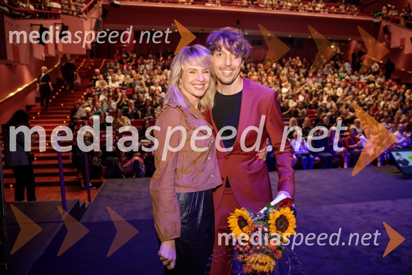  Iva Krajnc Bagola, igralka;  Aljoša Bagola, kreativni direktor, kolumnist, predavatelj in knjižni avtorAljoša Bagola, Ne! je moč, dogodek ob izidu knjige