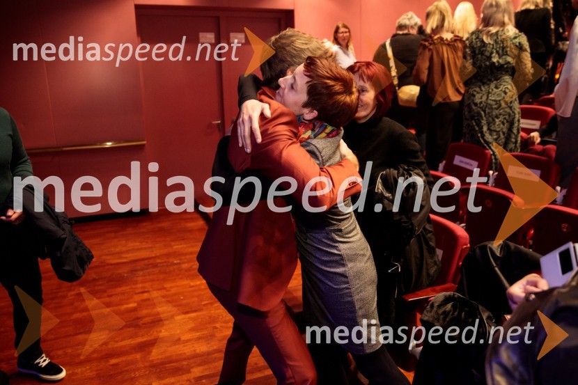  Aljoša Bagola, kreativni direktor, kolumnist, predavatelj in knjižni avtor;  ... Aljoša Bagola, Ne! je moč, dogodek ob izidu knjige