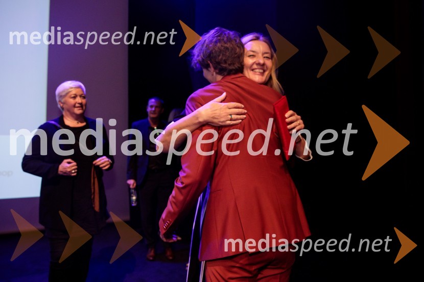  Aljoša Bagola, kreativni direktor, kolumnist, predavatelj in knjižni avtor; dr. Alenka Kepic Mohar, glavna urednica Mladinske knjige in direktorica Cankarjeve založbeAljoša Bagola, Ne! je moč, dogodek ob izidu knjige