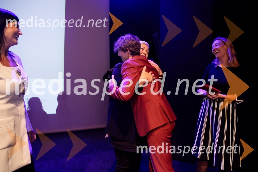  Aljoša Bagola, kreativni direktor, kolumnist, predavatelj in knjižni avtor;  ... Aljoša Bagola, Ne! je moč, dogodek ob izidu knjige