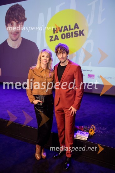  Iva Krajnc Bagola, igralka;  Aljoša Bagola, kreativni direktor, kolumnist, predavatelj in knjižni avtorAljoša Bagola, Ne! je moč, dogodek ob izidu knjige