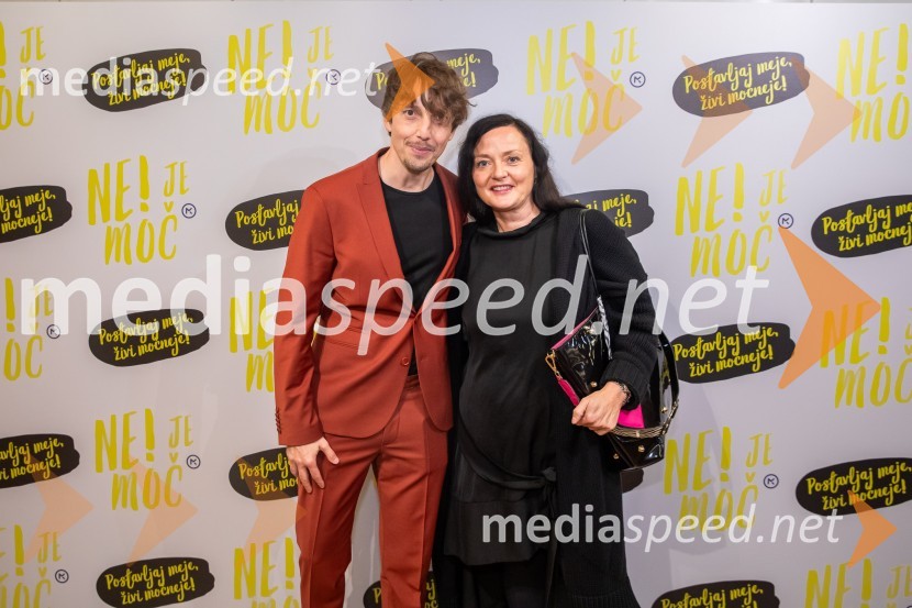  Aljoša Bagola, kreativni direktor, kolumnist, predavatelj in knjižni avtor;  ... Aljoša Bagola, Ne! je moč, dogodek ob izidu knjige