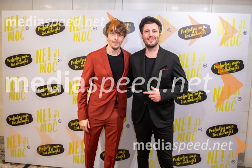  Aljoša Bagola, kreativni direktor, kolumnist, predavatelj in knjižni avtor;  ... Aljoša Bagola, Ne! je moč, dogodek ob izidu knjige