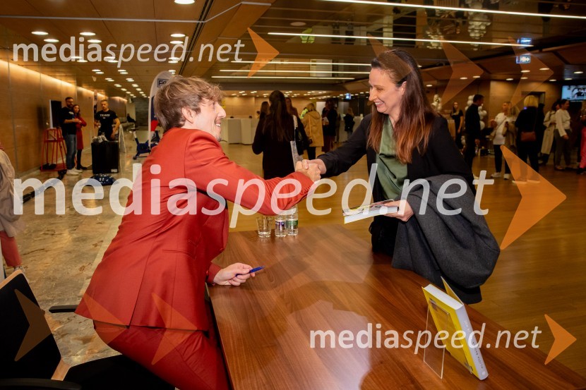  Aljoša Bagola, kreativni direktor, kolumnist, predavatelj in knjižni avtor;  ... Aljoša Bagola, Ne! je moč, dogodek ob izidu knjige