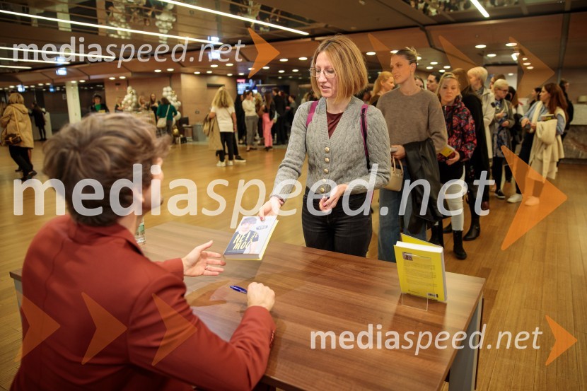  Aljoša Bagola, kreativni direktor, kolumnist, predavatelj in knjižni avtor;  ... Aljoša Bagola, Ne! je moč, dogodek ob izidu knjige