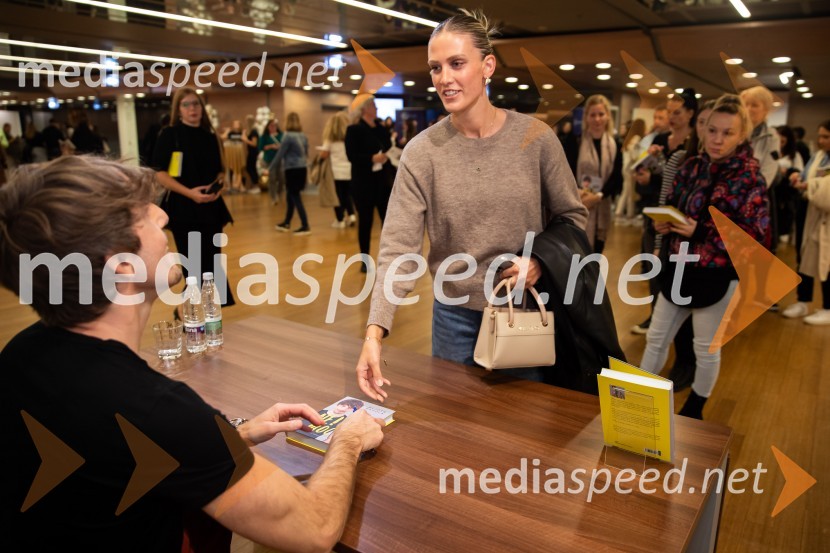  Aljoša Bagola, kreativni direktor, kolumnist, predavatelj in knjižni avtor;  ... Aljoša Bagola, Ne! je moč, dogodek ob izidu knjige