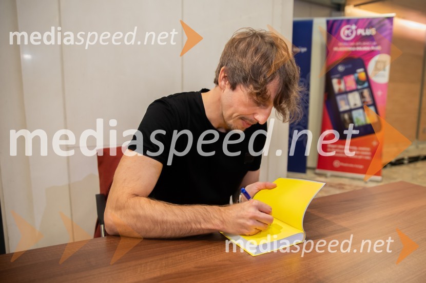  Iva Krajnc Bagola, igralkaAljoša Bagola, Ne! je moč, dogodek ob izidu knjige