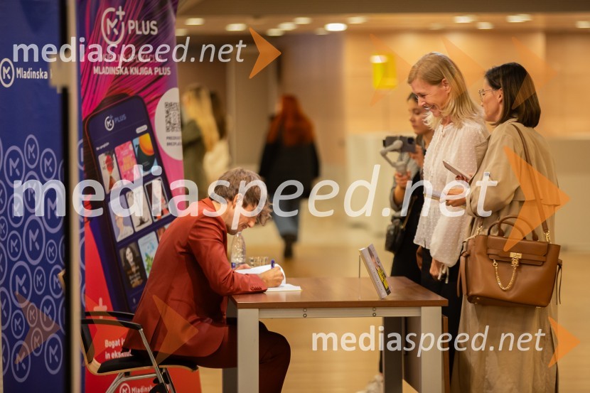  Aljoša Bagola, kreativni direktor, kolumnist, predavatelj in knjižni avtor;  ... Aljoša Bagola, Ne! je moč, dogodek ob izidu knjige